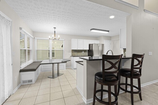 Building Photo - 397 Abbotsbury Dr