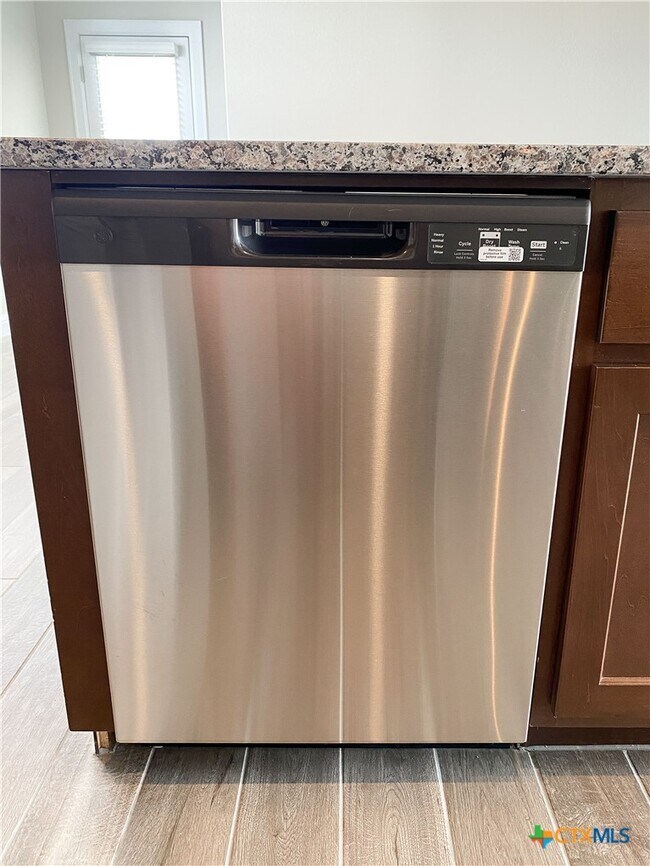 Building Photo - 130 Hidden Branch Cv