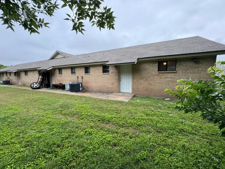 Building Photo - 715 N 20th St