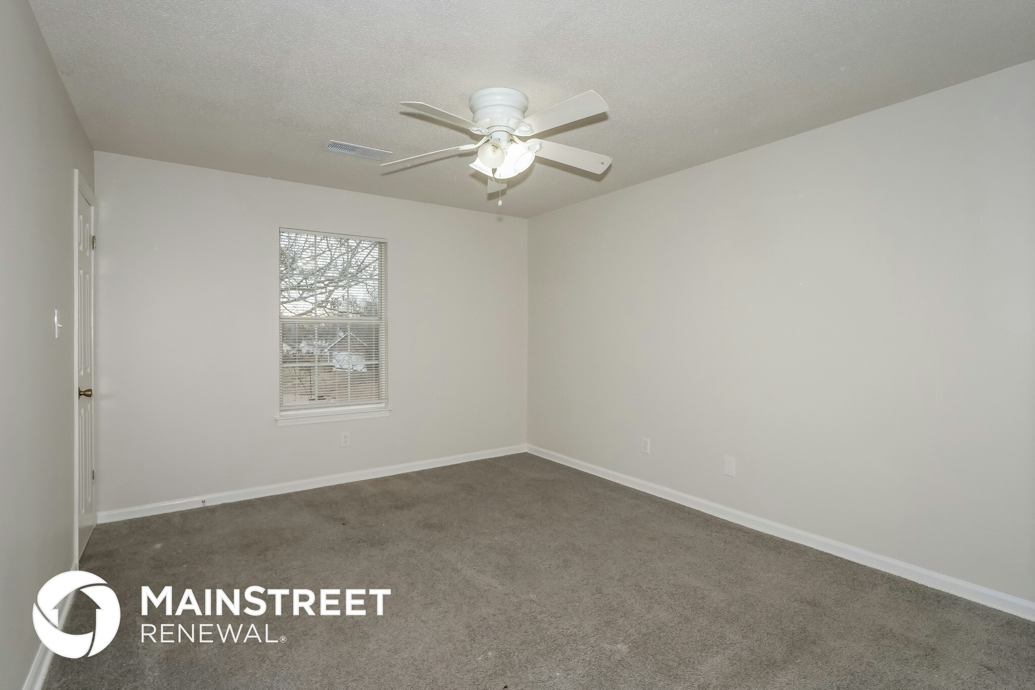 Building Photo - 4696 Crestfield Rd