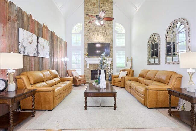 Building Photo - 13300 SW 38th St