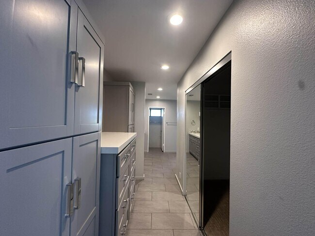 Building Photo - 4 Saturn Cir