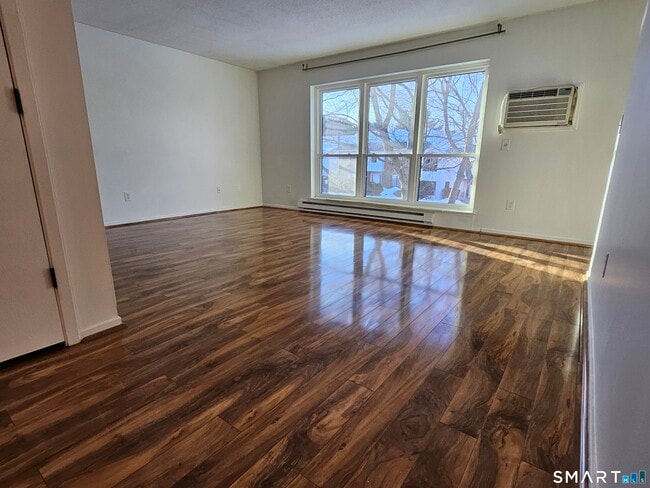 Building Photo - 48 Wellington Dr