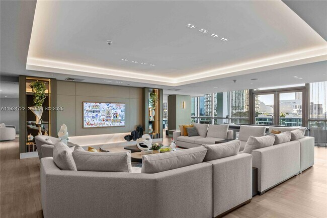 Building Photo - 900 Biscayne Blvd