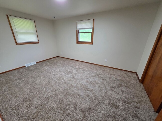 Building Photo - 3036 Albert Dr
