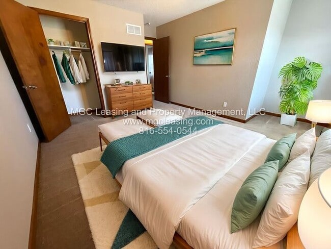 Building Photo - January Special at Millwood Townhomes - $1,000 Rent Credit - Limited Time Offer!