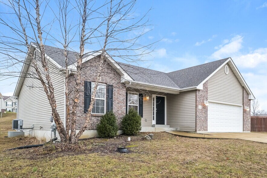 Building Photo - 2032 Belmont Dr