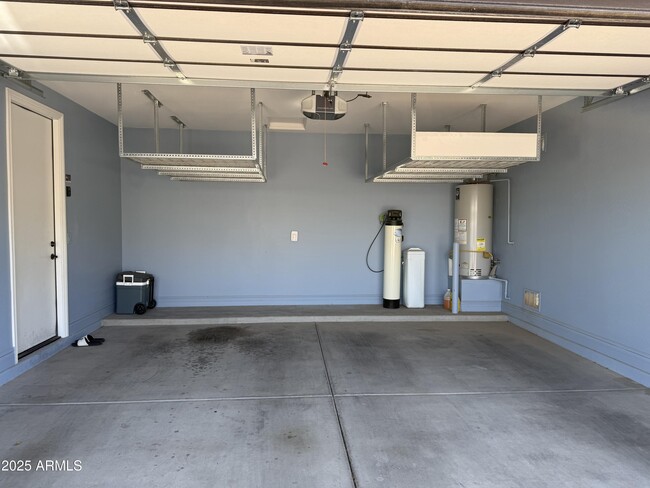 Building Photo - 4333 E Grand Canyon Dr