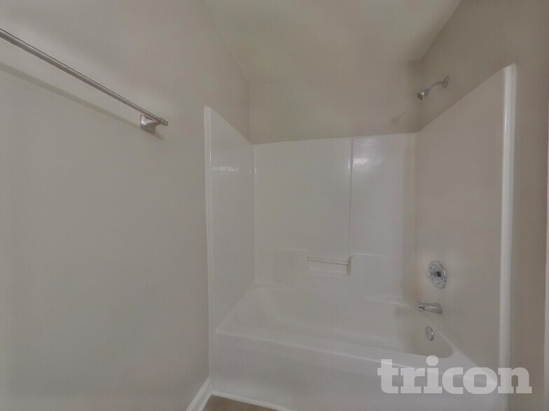 Building Photo - 6107 Tesh Ct