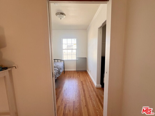 Building Photo - 2333 S Garth Ave