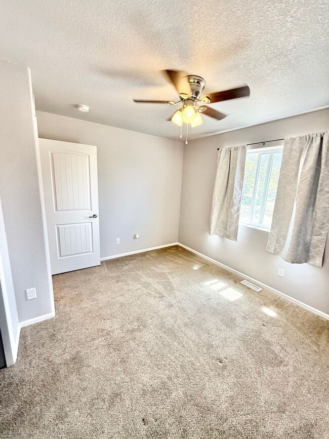 Building Photo - Like New home on Sweetwater for rent!