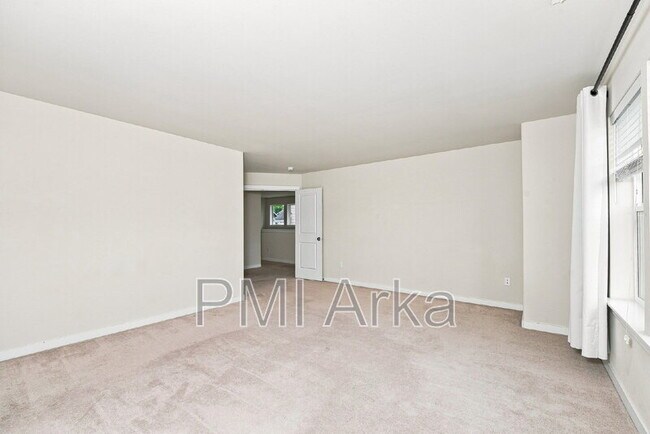 Building Photo - 633 Ilwaco Pl NE