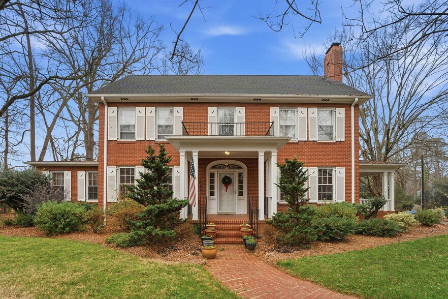 Building Photo - 552 Lorimer Rd