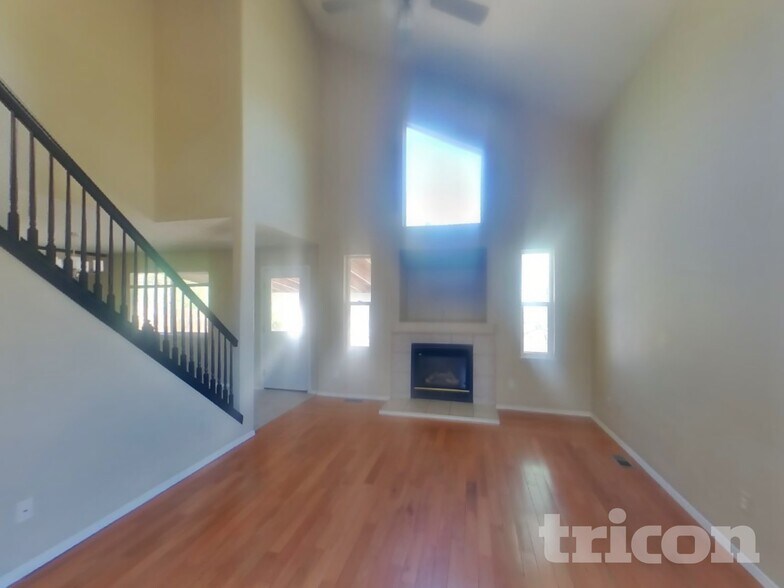 Building Photo - 1020 White Stone Way