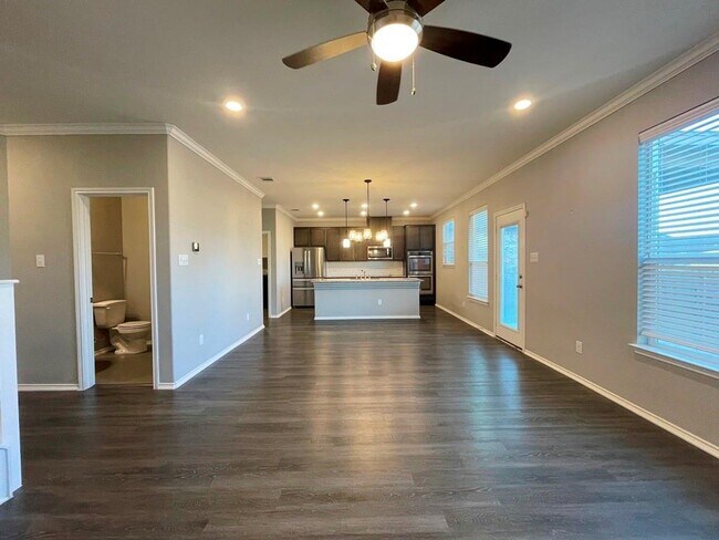Building Photo - 16612 Brogan Ln
