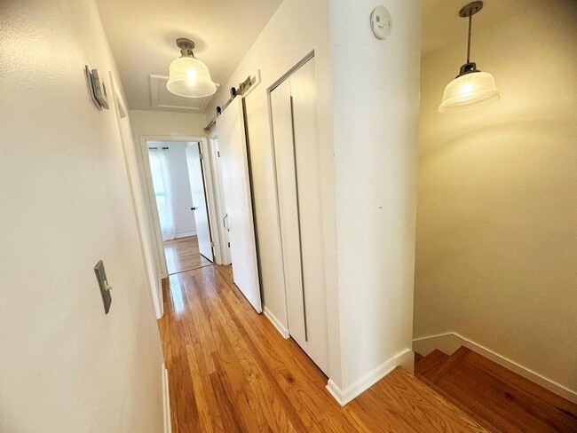 Building Photo - 321 Sandtree Dr