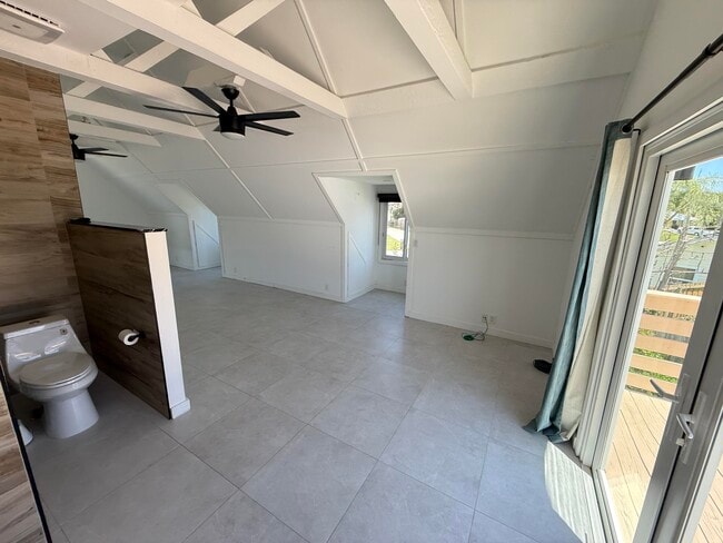 Building Photo - 5814 SE Orange Blossom Trail