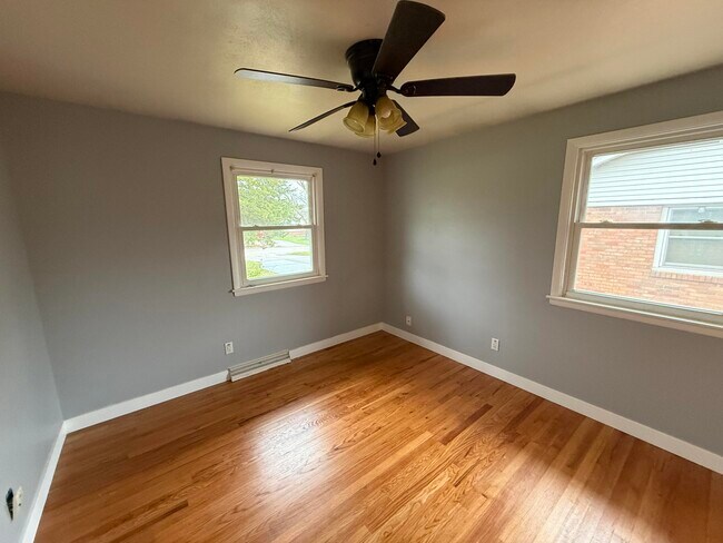 Building Photo - 211 Bourn Ave