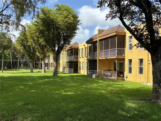 Building Photo - 13700 SW 62nd St