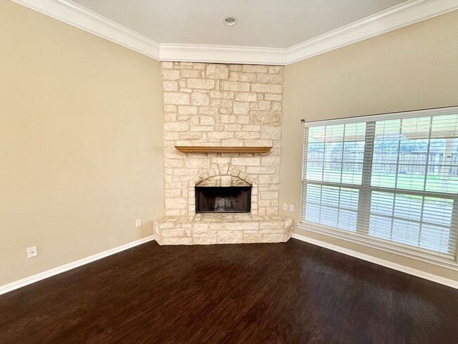 Building Photo - Spacious 4-Bedroom Home in Midway ISD