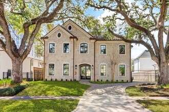 Building Photo - 3749 Olympia Dr