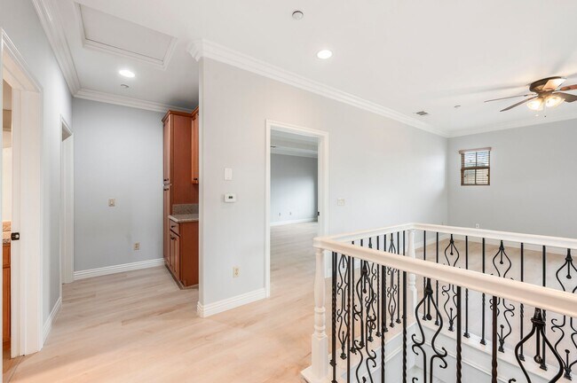 Building Photo - Three bedroom condo for lease in Arcadia