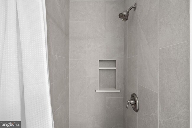 Building Photo - 119 E Main St