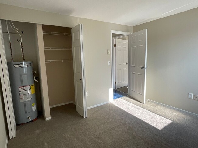 Building Photo - Peppermill Village 2 bedroom