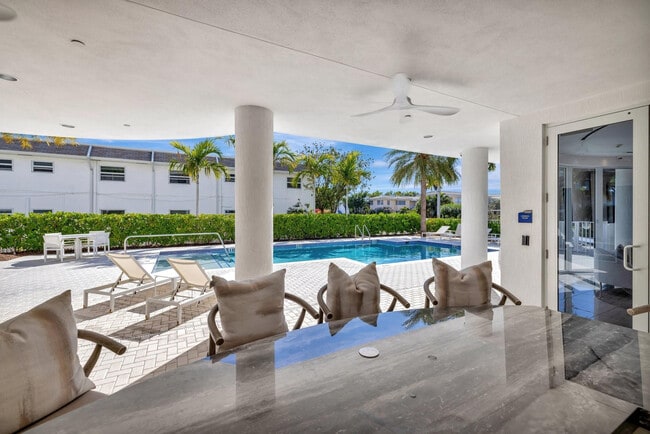 Building Photo - 612 Bayshore Dr