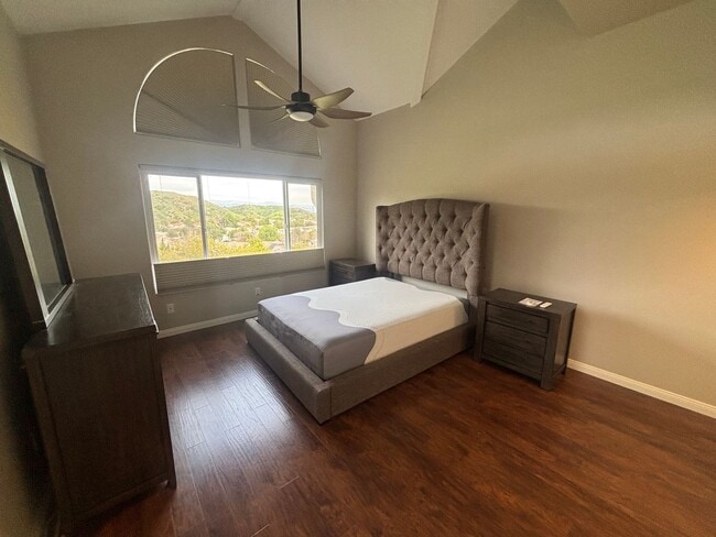 Building Photo - Beautiful 3-Bedroom Home in Gated Stevenson Ranch Enclave!