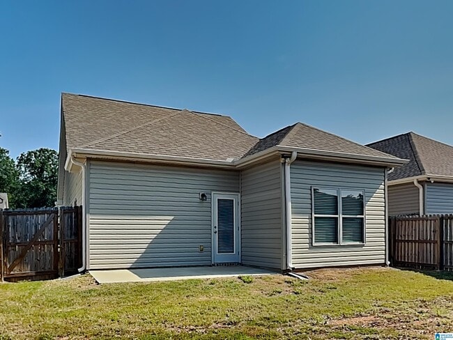 Building Photo - 152 Park Dr N