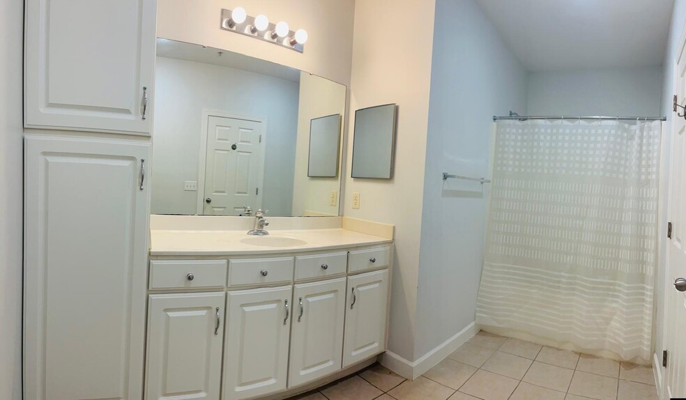 Building Photo - 1505 Cadfel Ct