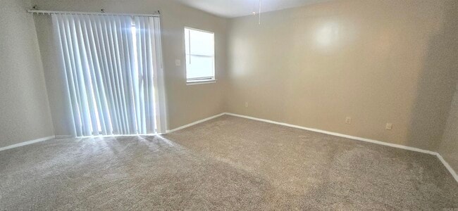 Building Photo - 411 Shadow Oaks Dr