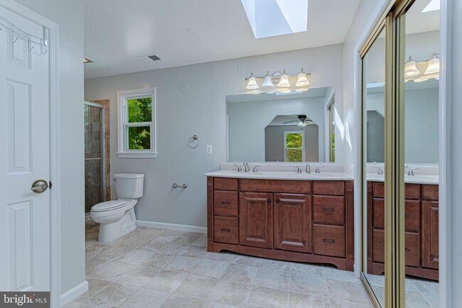 Building Photo - 11778 Hollyview Dr