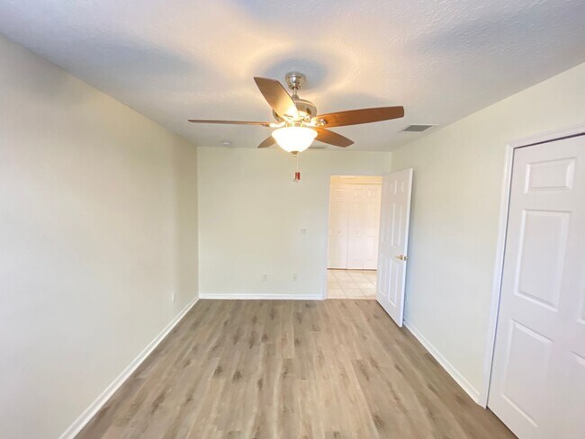 Building Photo - 9435 Myrtle Creek Ln