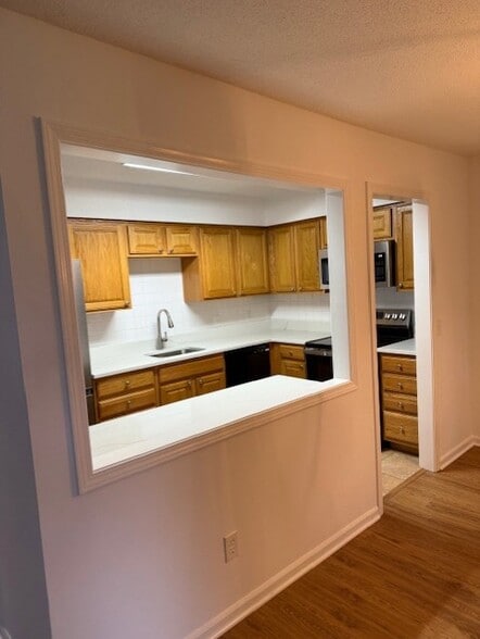 Building Photo - 900 Mix Ave