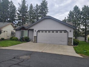 Building Photo - Live in Sisters Oregon