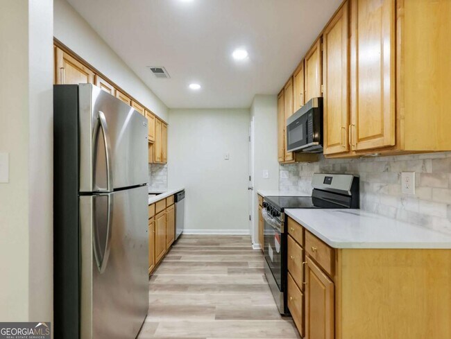 Building Photo - 605 Candler St