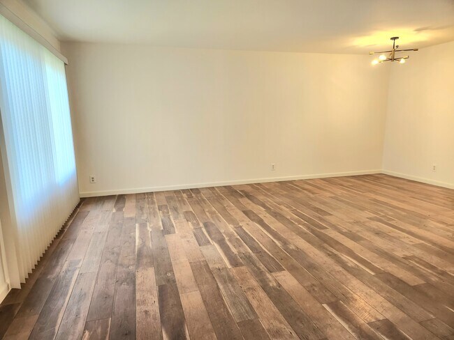 Building Photo - 6551 Wystone Ave