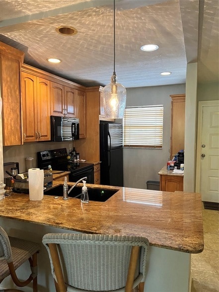 Building Photo - 1400 NE 57th St