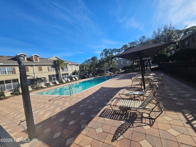 Building Photo - 3888 Summer Grove Way N