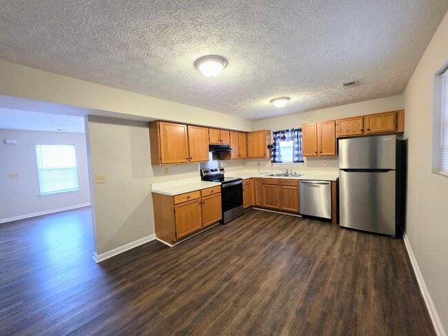 Building Photo - 315 Turfway Dr