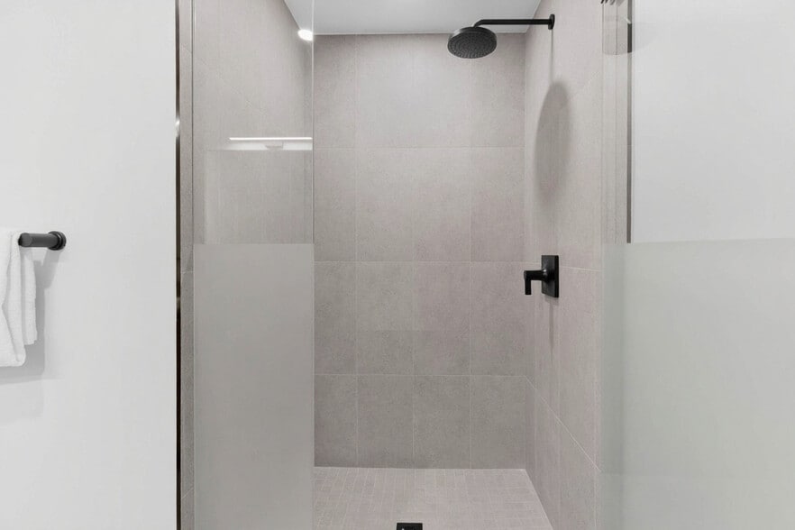 Building Photo - 501 NE 1st Ave