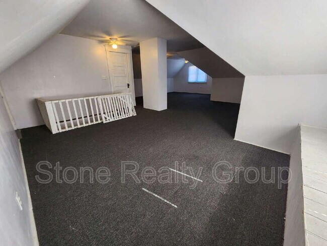 Building Photo - 1100 N 10th St