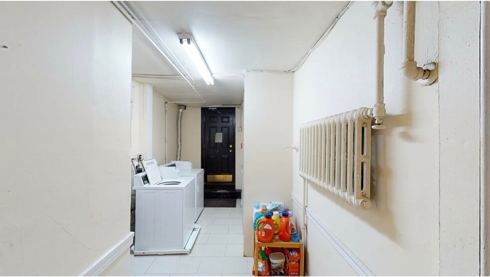 Building Photo - 140 Marlborough St