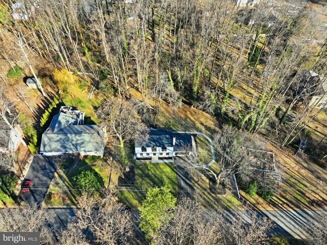Building Photo - 10704 Howerton Ave