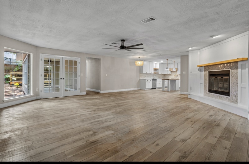 Building Photo - 371 Lakeview Blvd