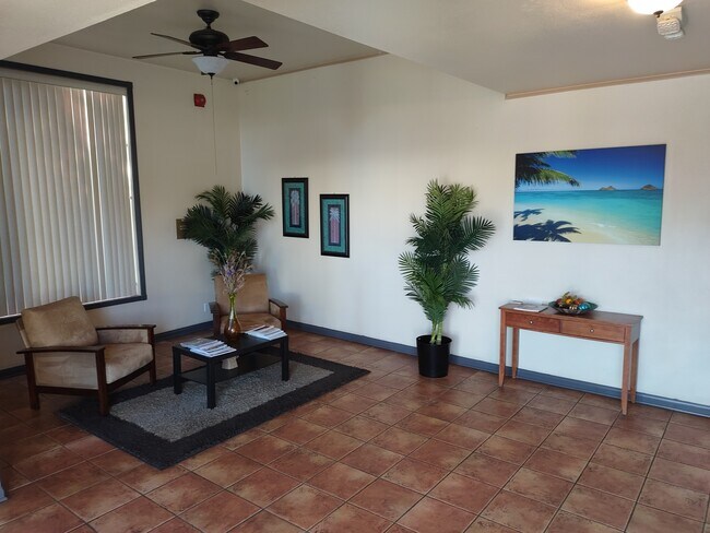 Building Lobby - 10861 Moorpark St