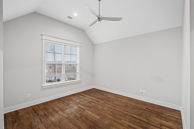 Building Photo - 501B Waycross Dr