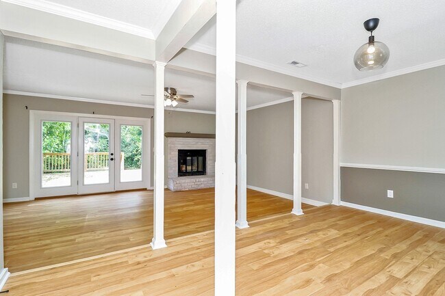 Building Photo - 5632 Gates Landing Rd